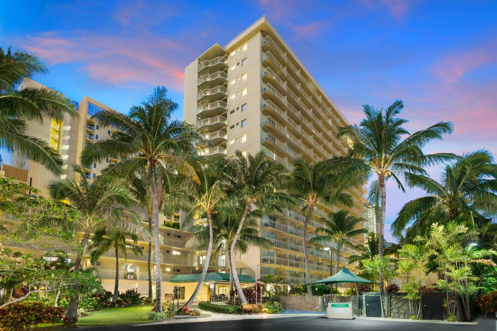 Courtyard By Marriott Waikiki Beach 5