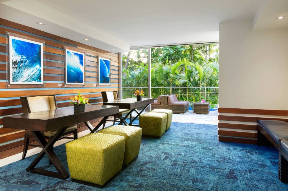 Courtyard By Marriott Waikiki Beach 4