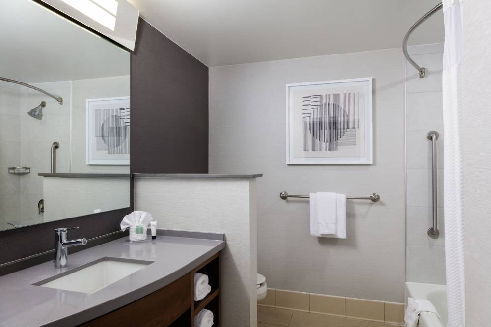 Courtyard By Marriott Wichita At Old Town 4