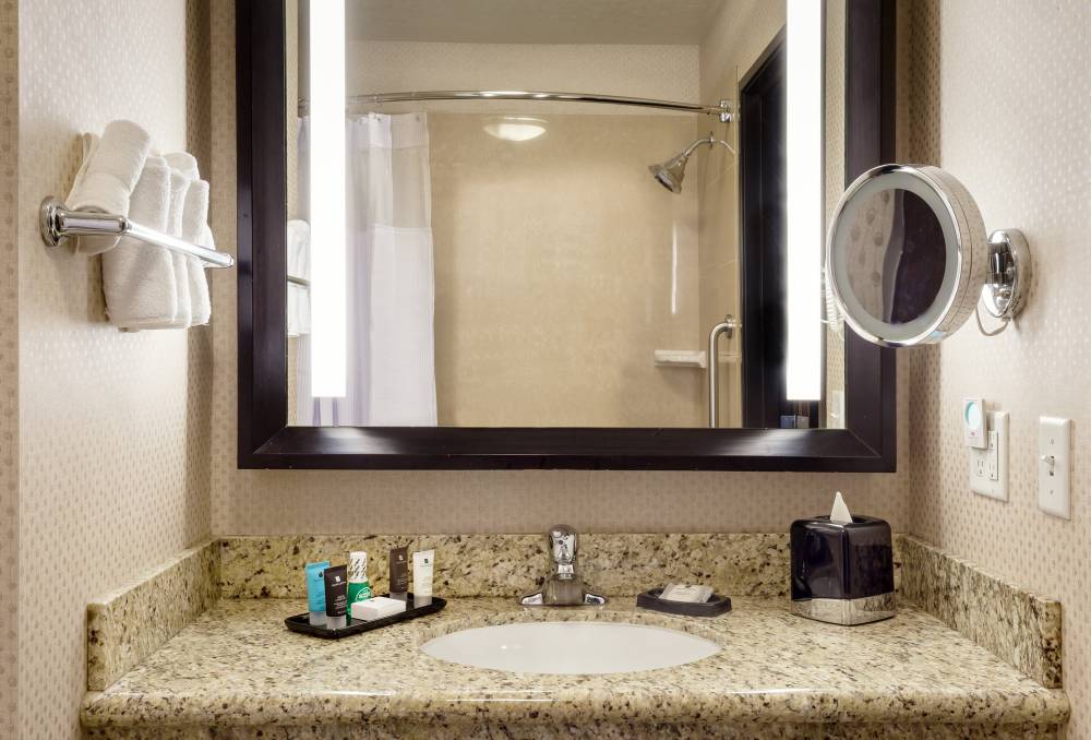 Crowne Plaza Anchorage Midtown 8