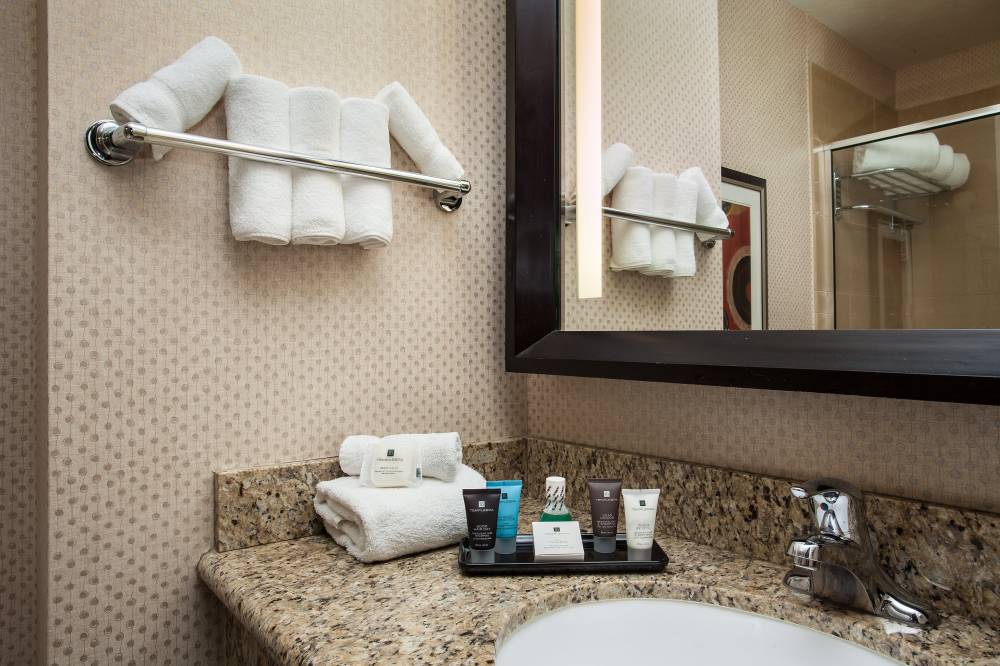 Crowne Plaza Anchorage Midtown 6