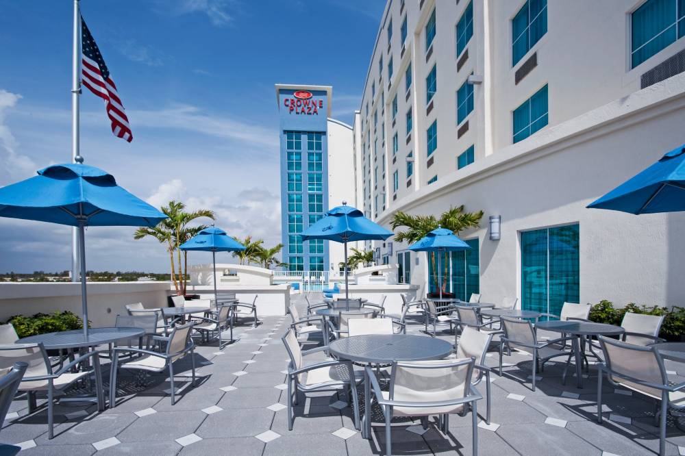 Crowne Plaza Arpt Cruise 4