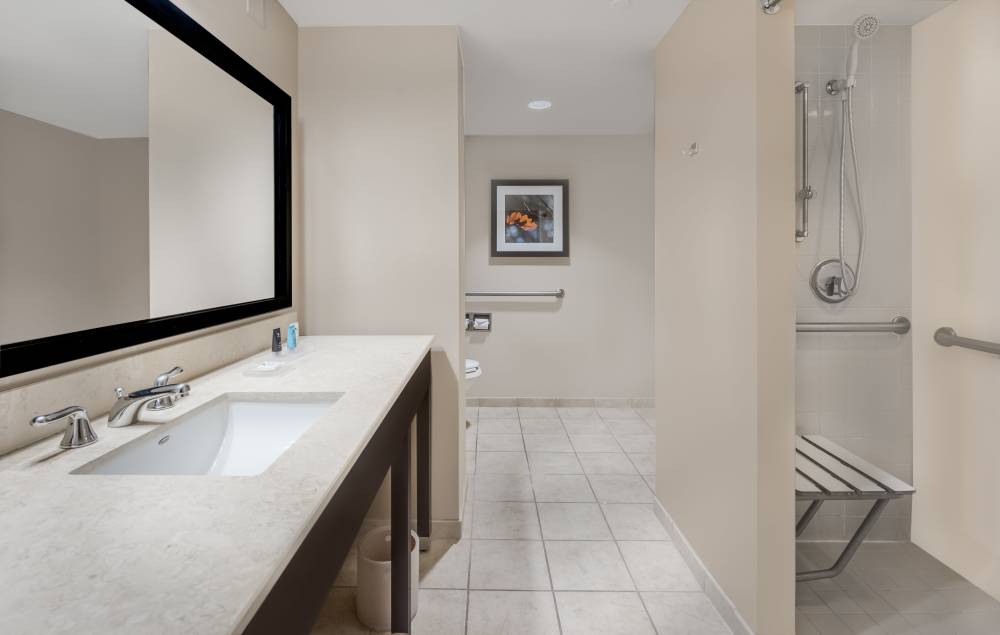 Crowne Plaza Cleveland Playhouse Square 3