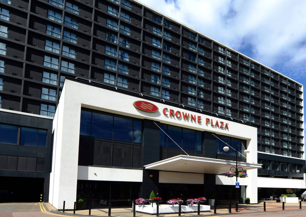 Crowne Plaza 5