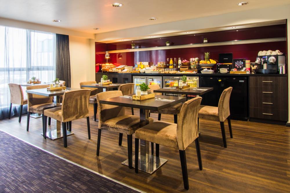 Crowne Plaza 4