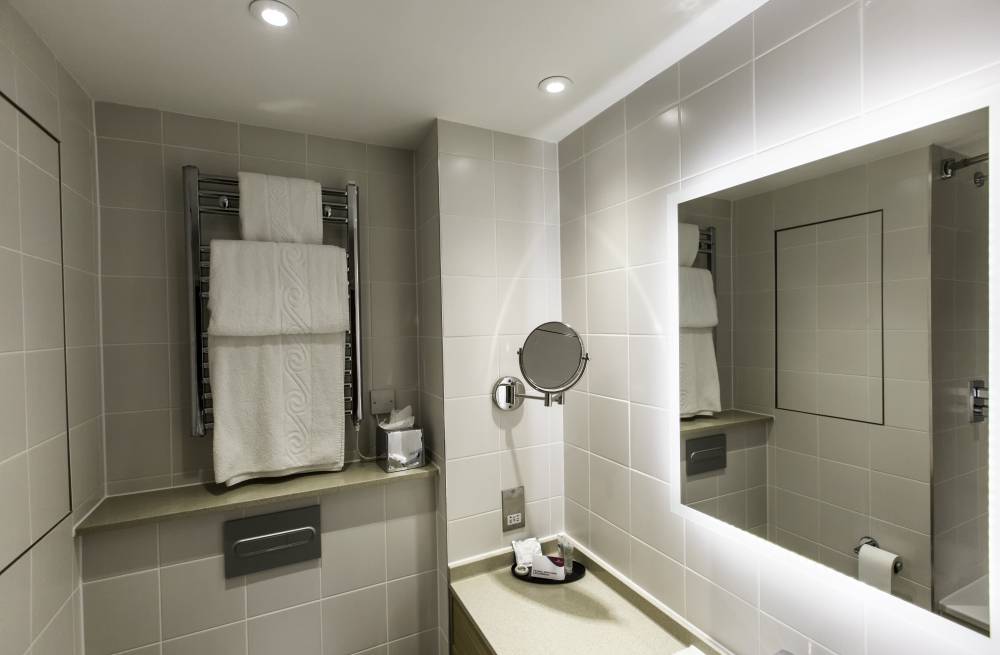 Crowne Plaza Ealing 2