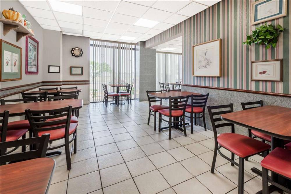 Days Inn By Wyndham Amarillo East 4