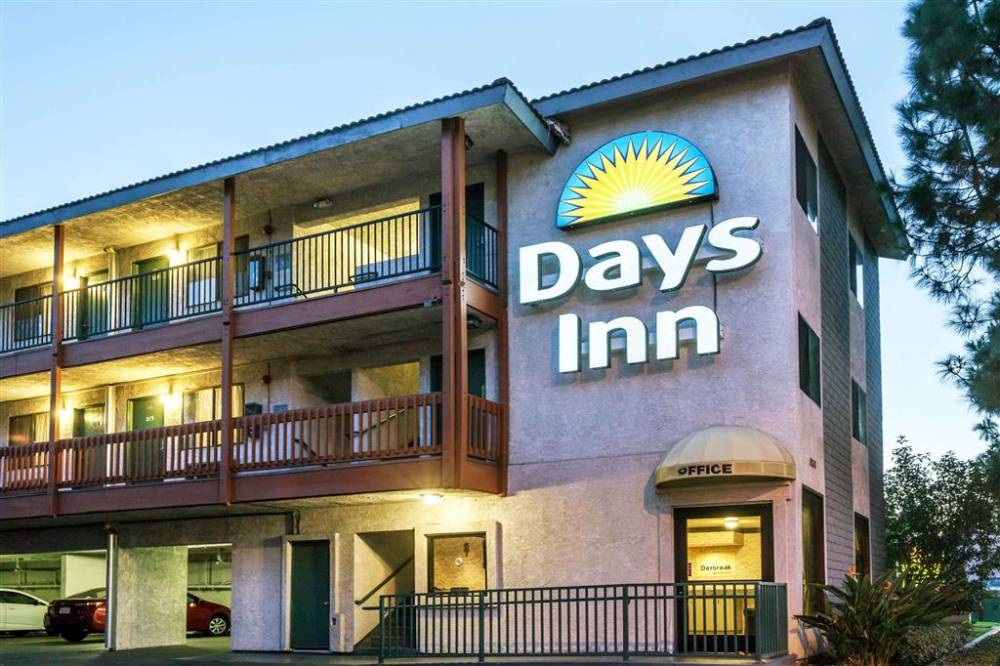 Days Inn By Wyndham Anaheim West 2