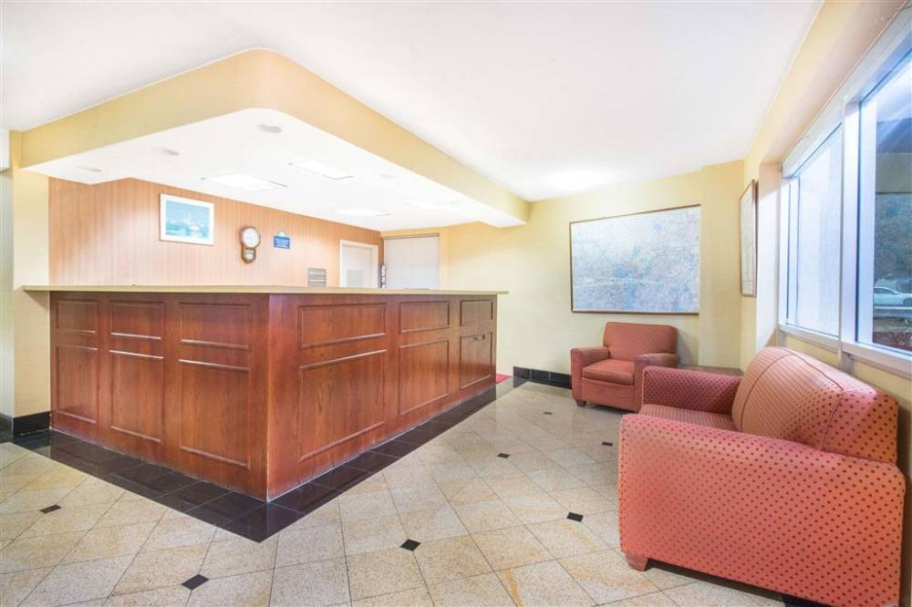 Days Inn By Wyndham Arlington Pentagon 3