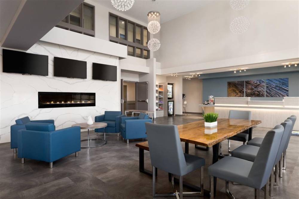 Days Inn By Wyndham Calgary North Balzac 3
