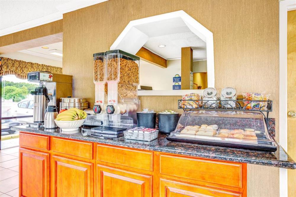 Days Inn By Wyndham Chesapeake 5
