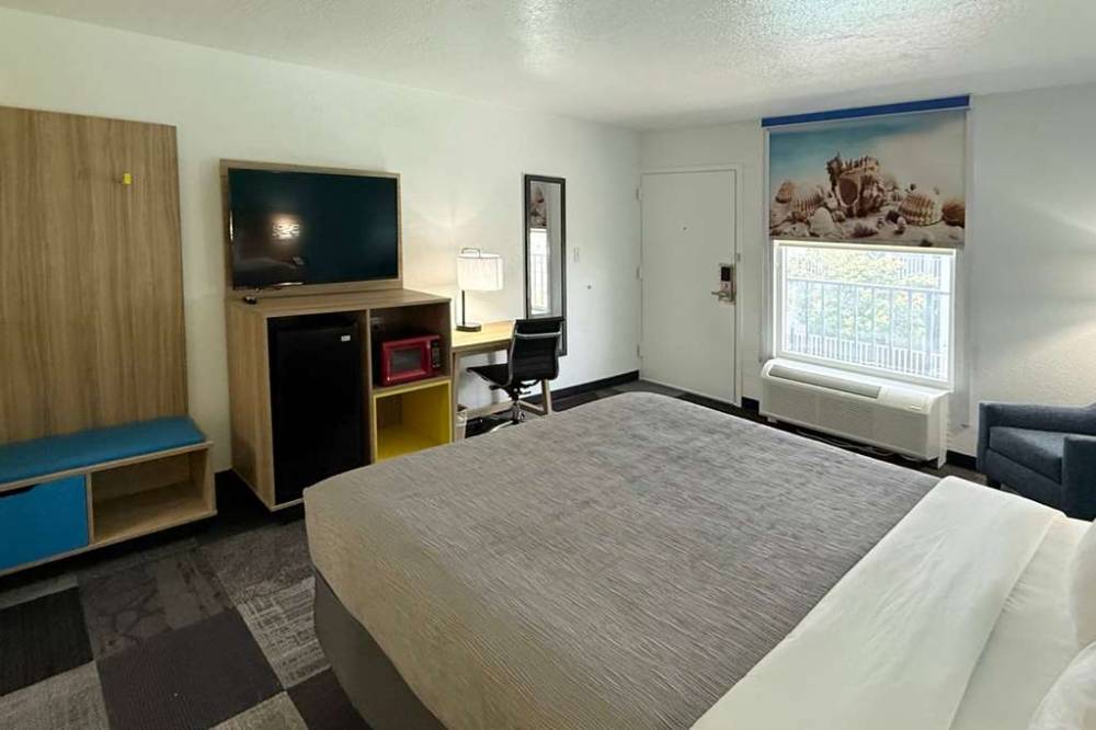 Guest room