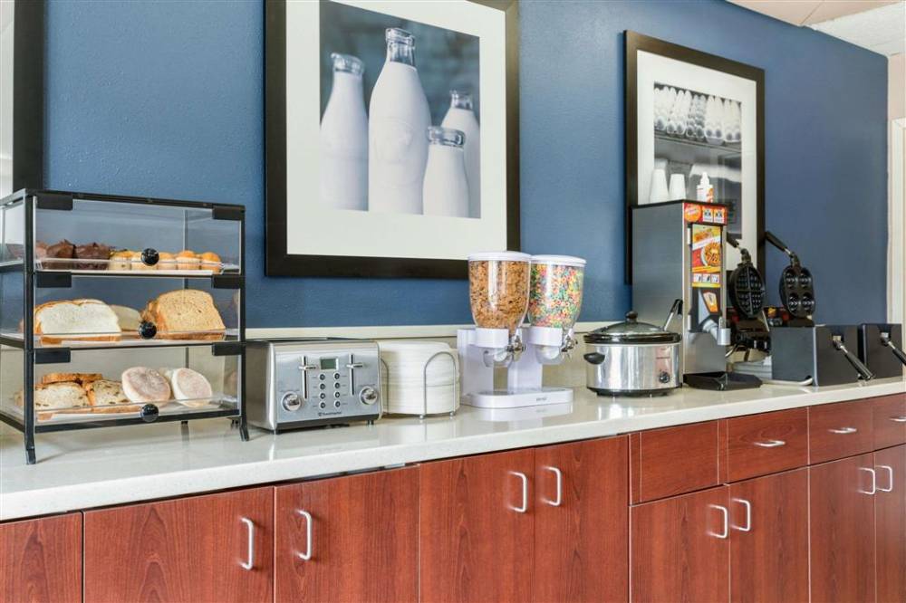 Days Inn By Wyndham Fargo 4