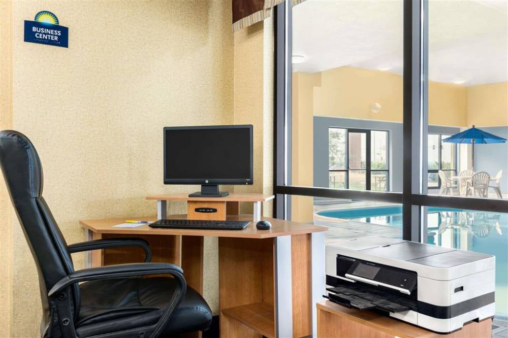Days Inn By Wyndham Fargo 3