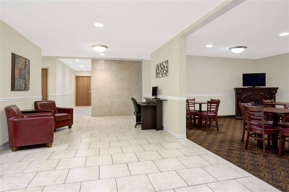 Days Inn By Wyndham Greensboro Nc 2