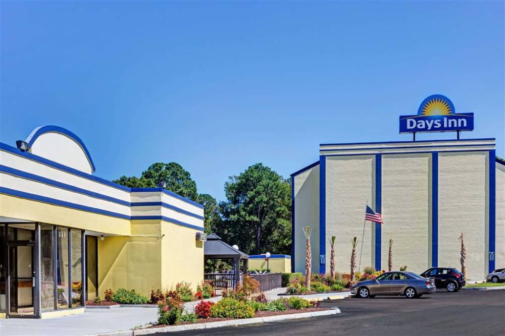 Days Inn By Wyndham Norfolk Military Circle 2