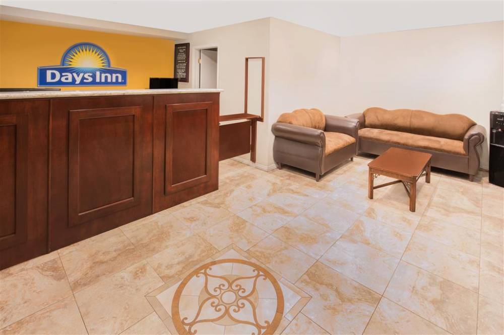 Days Inn By Wyndham Ontario Airport 2