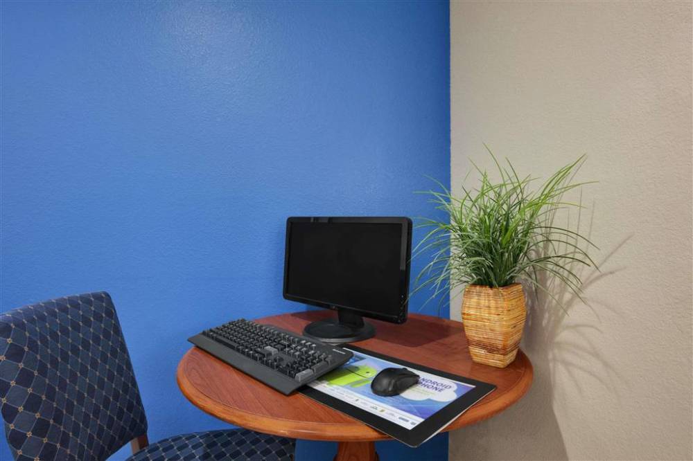 Days Inn By Wyndham Orange Park/jacksonville 7