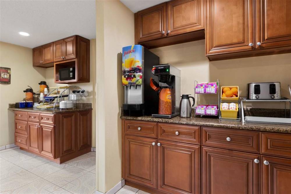 Days Inn By Wyndham Orange Park/jacksonville 8