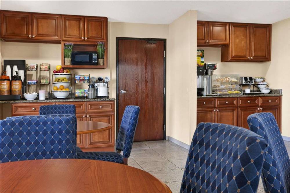 Days Inn By Wyndham Orange Park/jacksonville 4