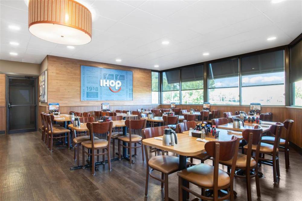 Days Inn By Wyndham Orlando Conv. Center/international Dr 5