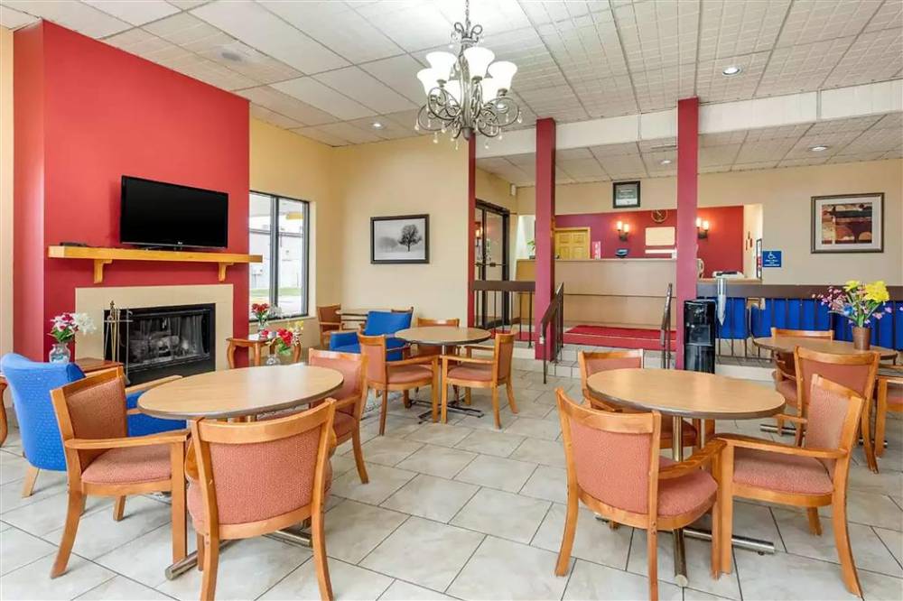 Days Inn By Wyndham Perrysburg/toledo 3