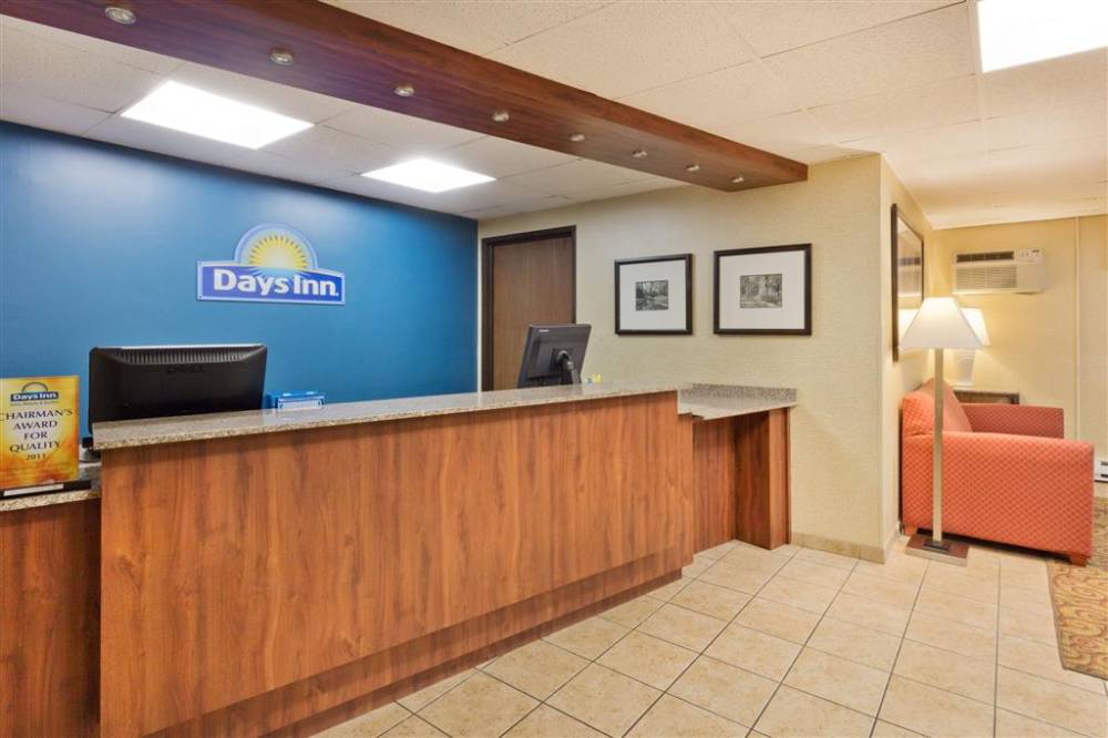 Days Inn By Wyndham Rockford 4