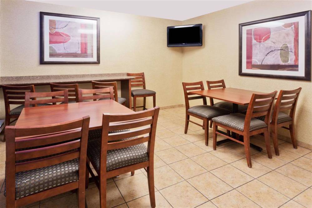 Days Inn By Wyndham Rockford 6