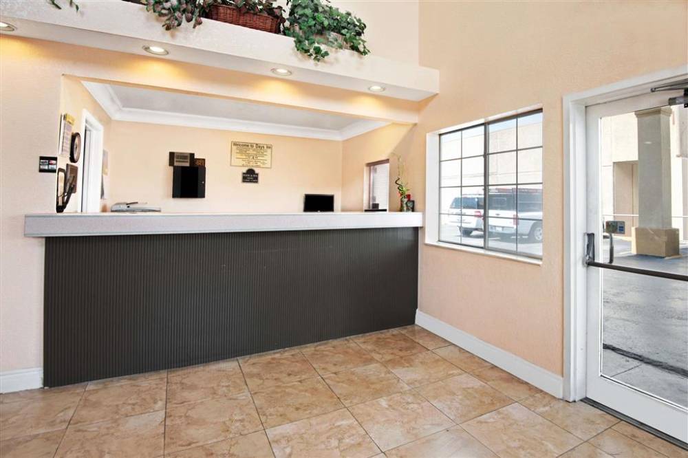 Days Inn By Wyndham San Antonio Airport 4