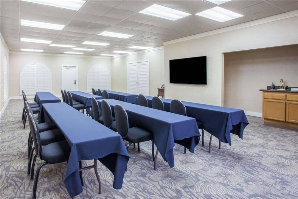 Days Inn By Wyndham San Diego Hotel Circle 2