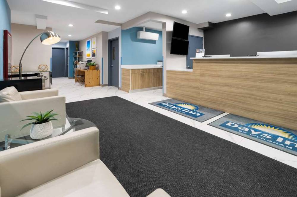 Days Inn By Wyndham Staten Island 4