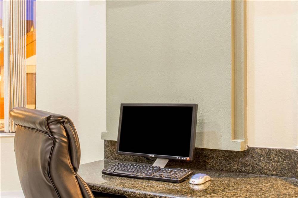 Days Inn By Wyndham Tucson Airport 4