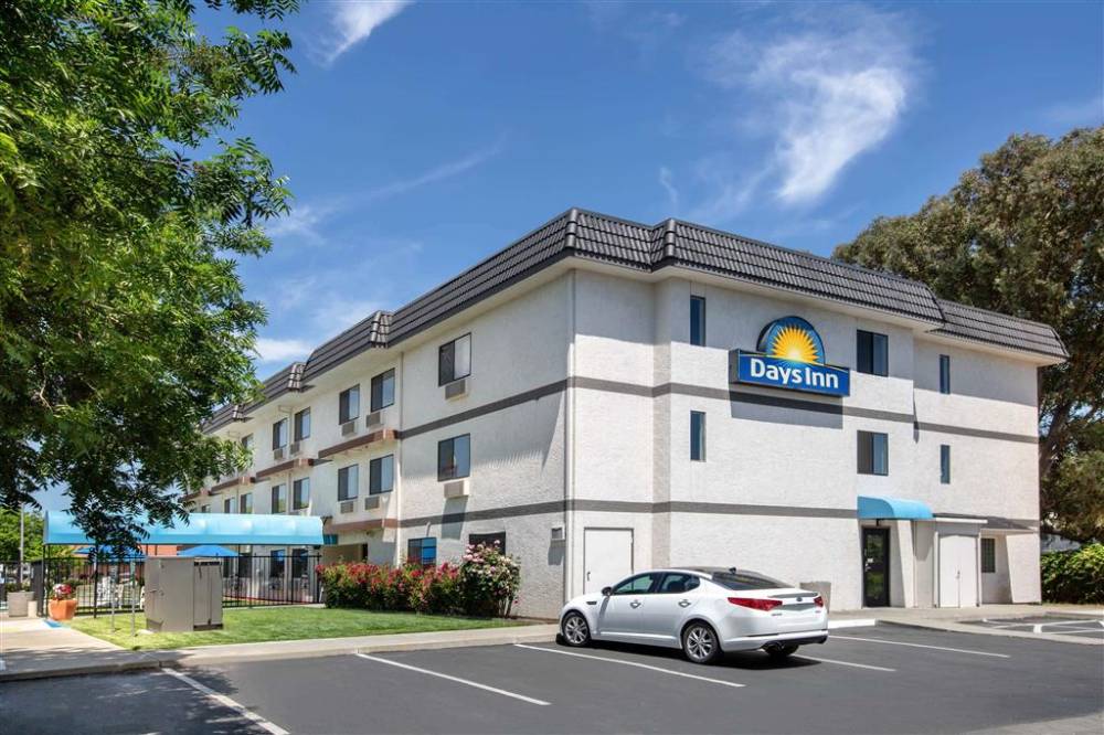 Days Inn By Wyndham Woodland 4