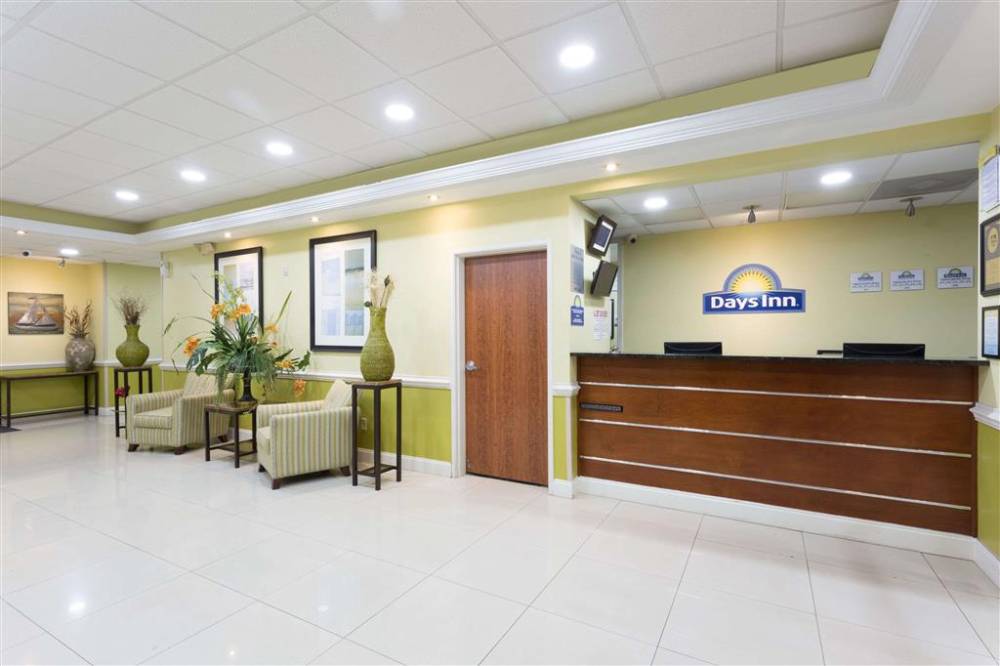 Days Suites Savannah North I95 2