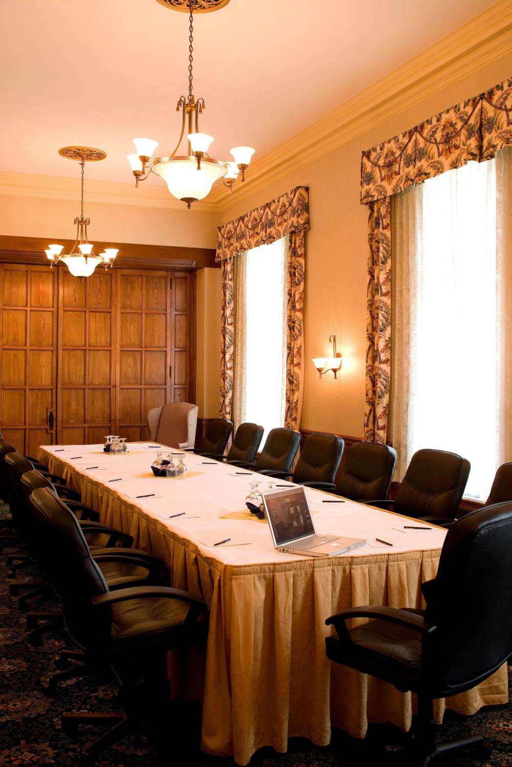 Delta Hotels By Marriott Bessborough 4