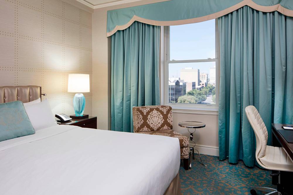 Delta Hotels By Marriott Bessborough 9