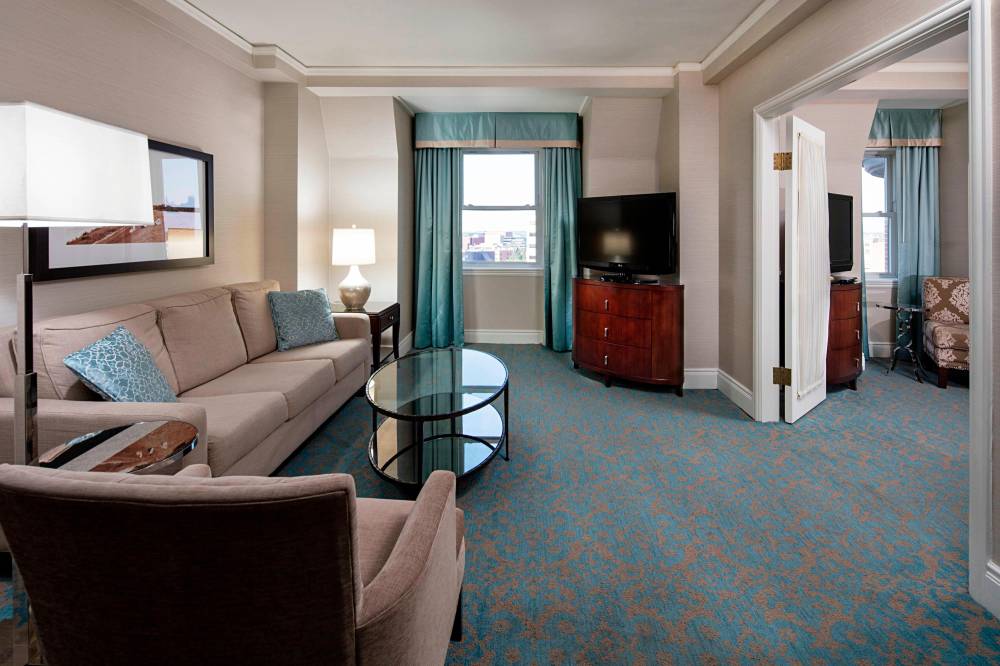 Delta Hotels By Marriott Bessborough 10