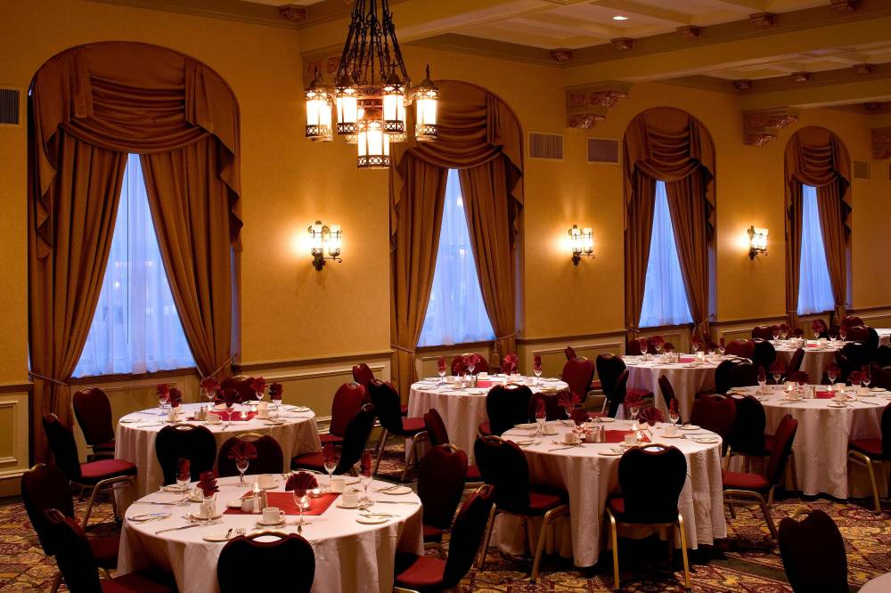 Delta Hotels By Marriott Bessborough 5