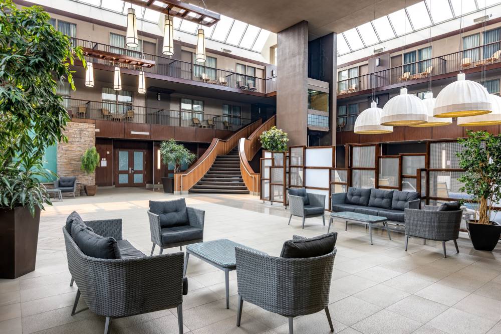 Delta Hotels By Marriott Calgary South 3