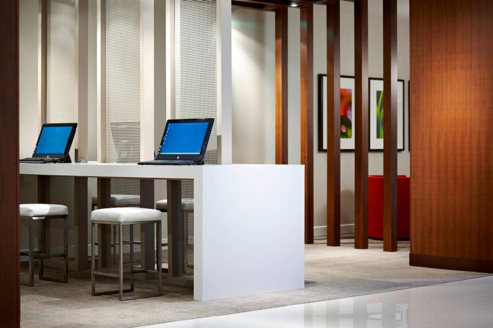 Delta Hotels By Marriott Ottawa City Centre 2