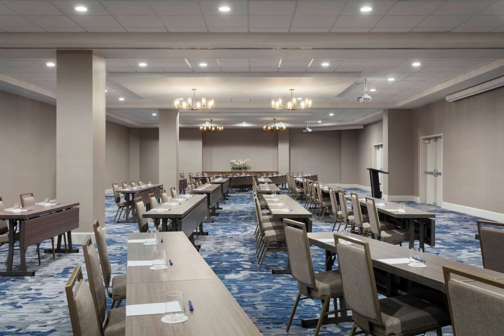 Delta Hotels By Marriott Virginia Beach Bayfront Suites 10