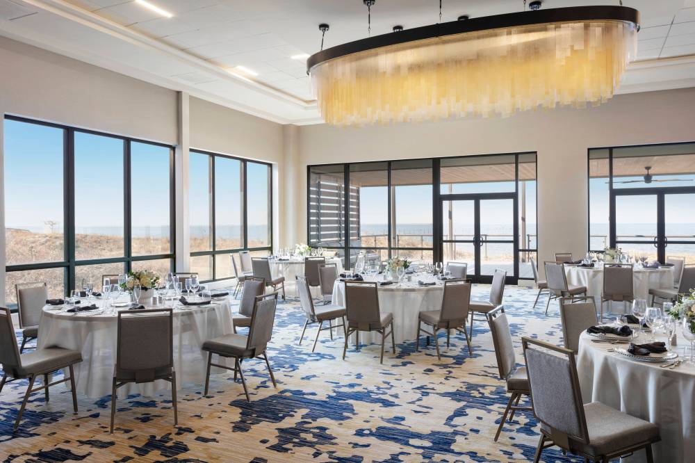 Delta Hotels By Marriott Virginia Beach Bayfront Suites 11