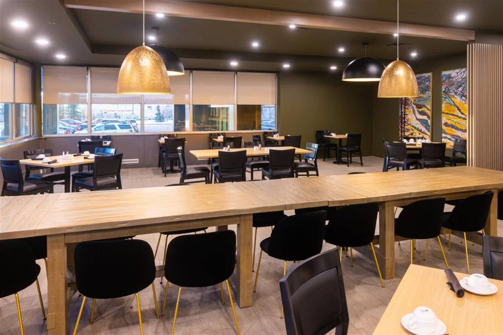 Doubletree By Hilton Calgary North 6