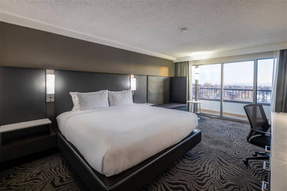Doubletree By Hilton Calgary North 7