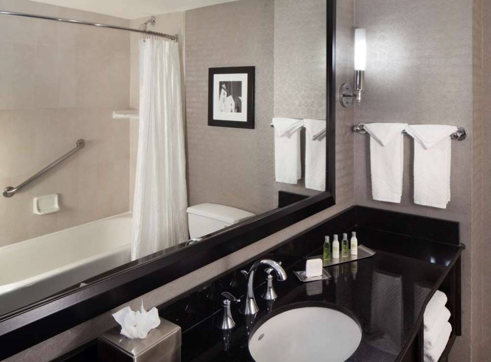 Doubletree By Hilton El Paso Downtown 10