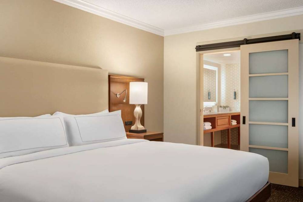 Doubletree By Hilton Fort Myers At Bell Tower Shops 8