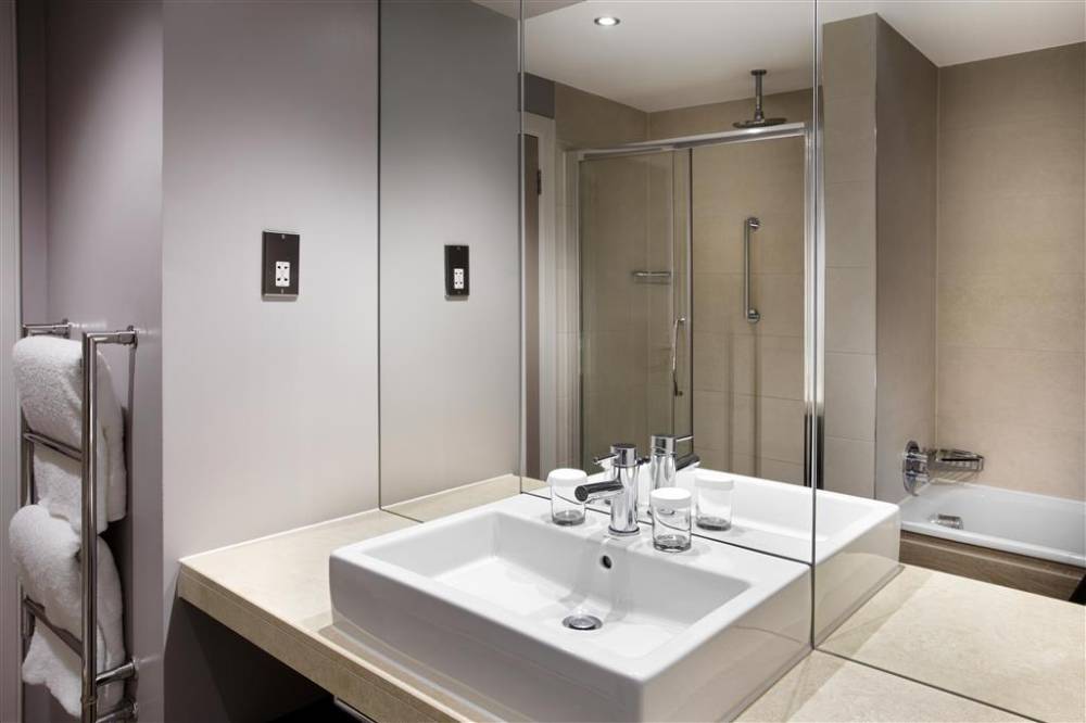 Doubletree By Hilton Glasgow Central 7