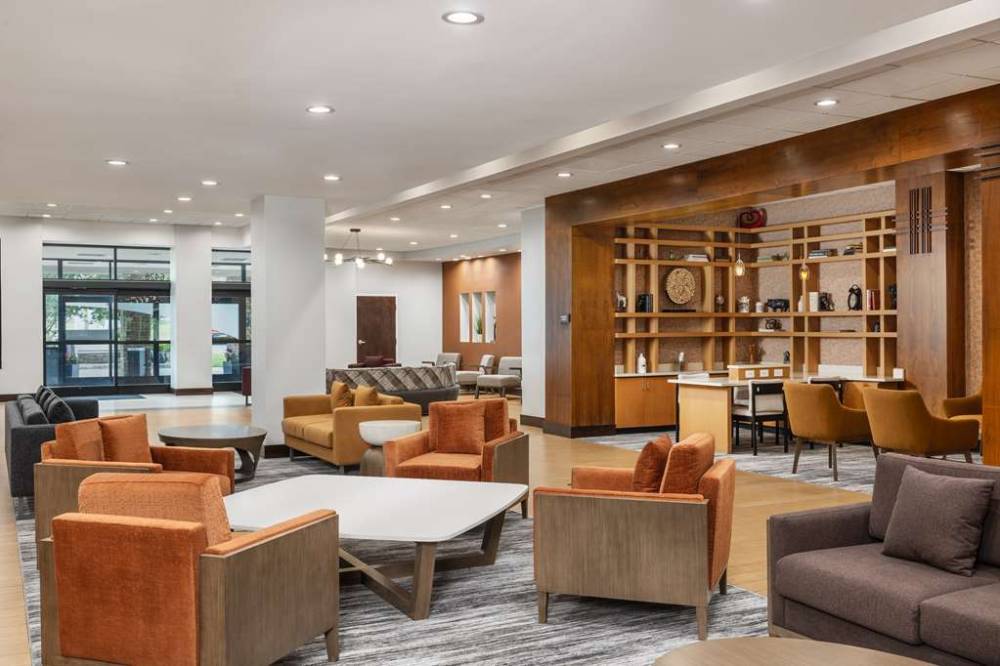 Doubletree By Hilton Greensboro Airport 3