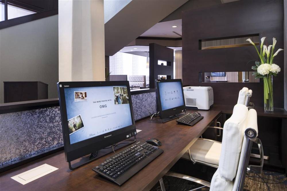 Doubletree By Hilton Jacksonville Riverfront 4