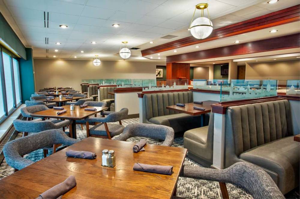 Doubletree By Hilton Lansing 7